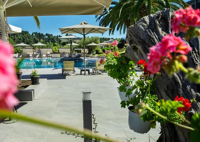 Iris Hotel 3*