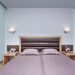 Отель Iris 3*