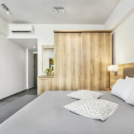 Iris Hotel