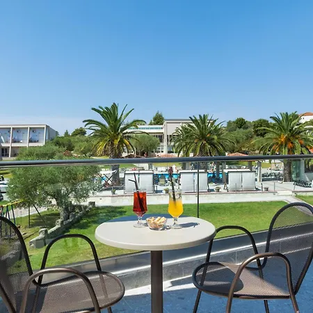 Iris Hotell 3*