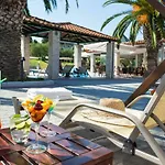 Iris Hotel